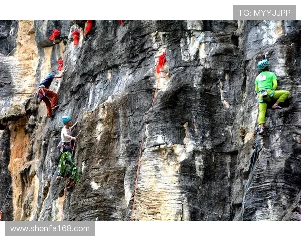 攀岩之巅:深入了解西安攀岩队的训练与技术揭秘 攀岩之巅:深入了解西安攀岩队的训练与技术揭秘